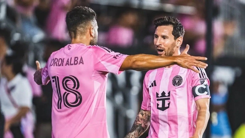 মেসির জাদুকরী পারফরম্যান্সে সেমিফাইনালে মায়ামি